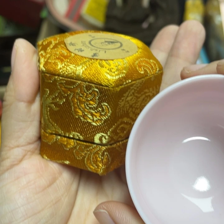 紫砂盖碗我们的目标是成为一个优秀的人