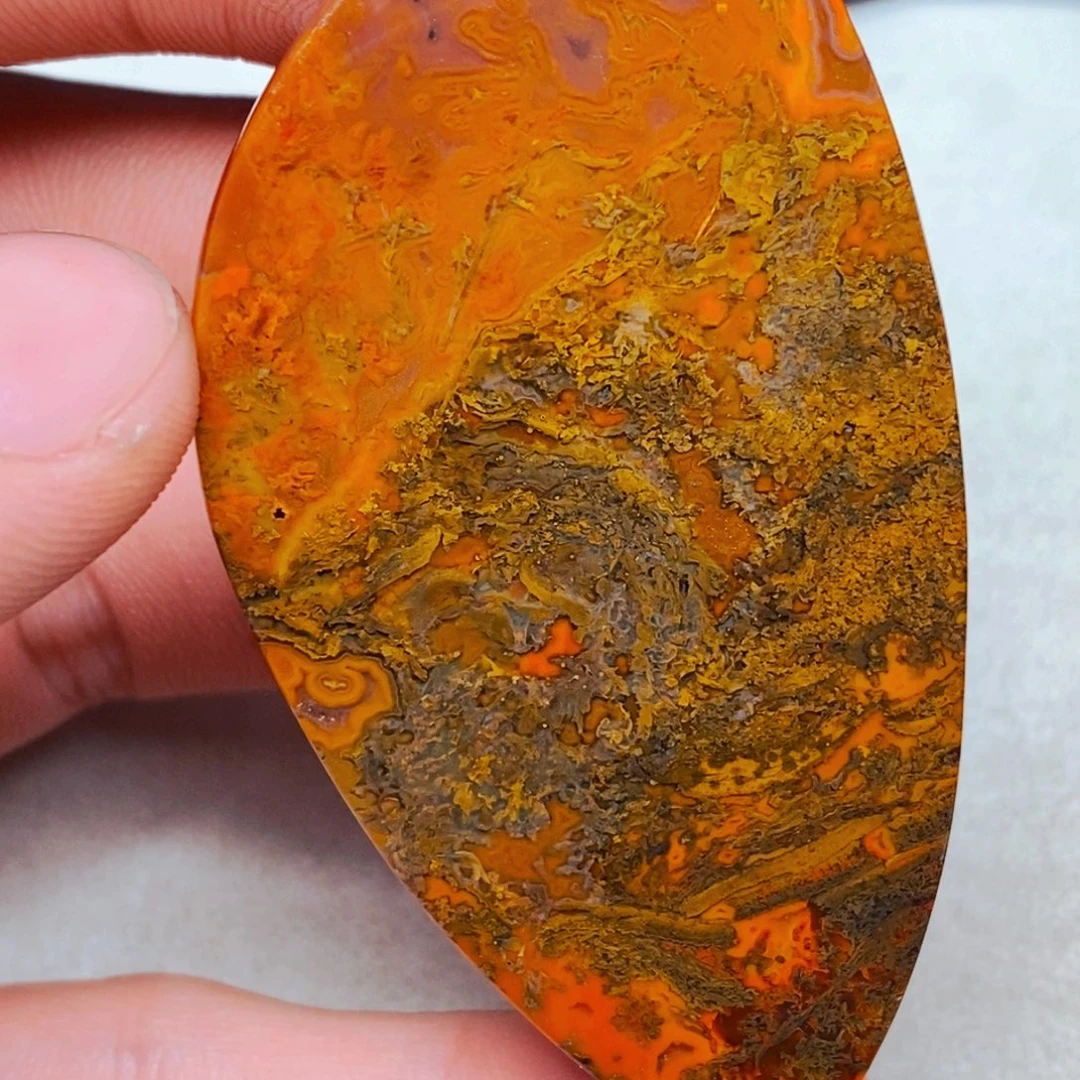 一***号玛瑙/玉髓未镶嵌颈饰