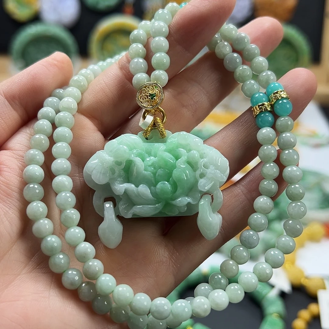 翡翠未镶嵌颈饰吊坠