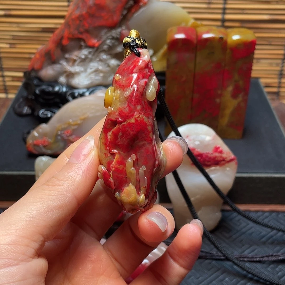 昌化鸡血石杨*子鸡血石挂件