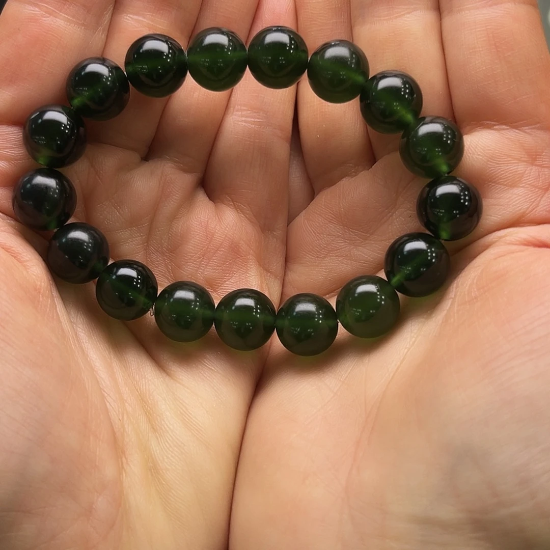 千***里蛇纹石玉未镶嵌颈饰