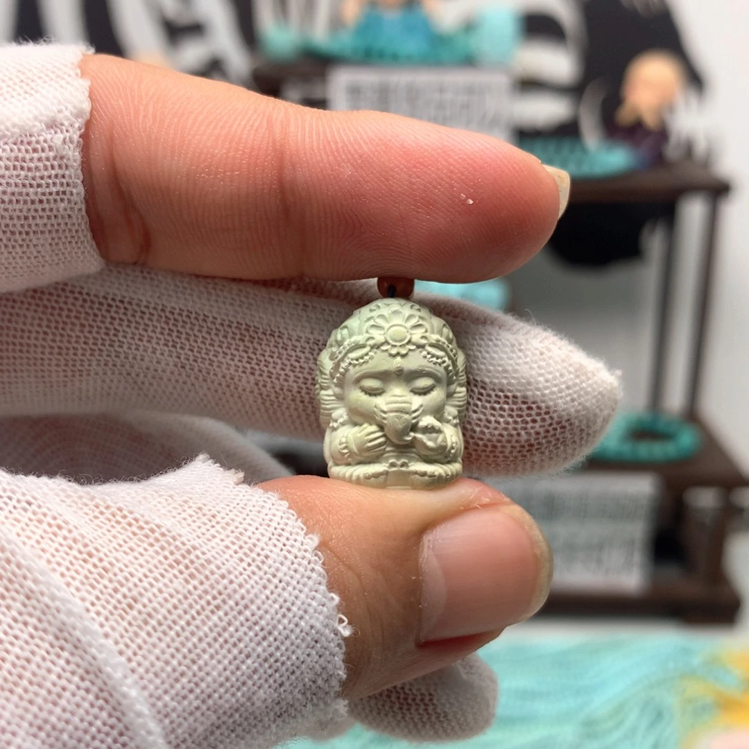 绿松石未镶嵌挂件
