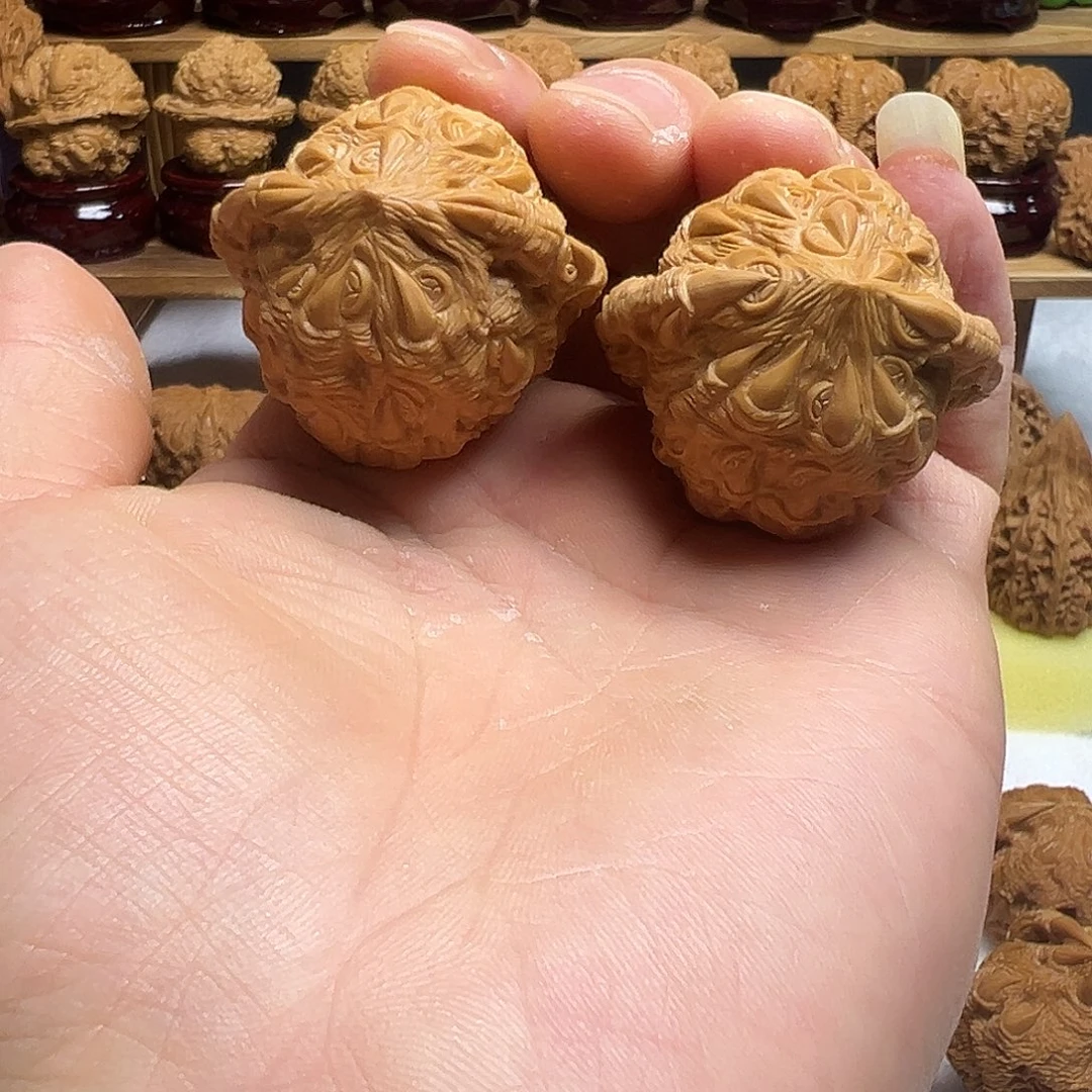 核桃磨盘雕刻吞噬