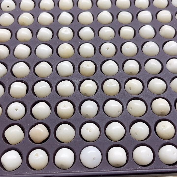 白玉菩提吊坠微瑕11白玉桶100卡灯牌宠100