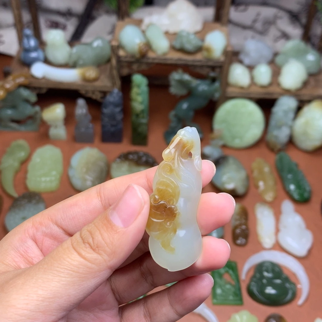 和田玉未镶嵌挂件