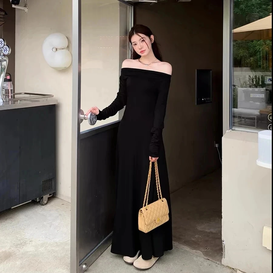 赫本风一字领斜肩长袖露肩春季连衣裙轻熟气质黑色显瘦百搭长裙
