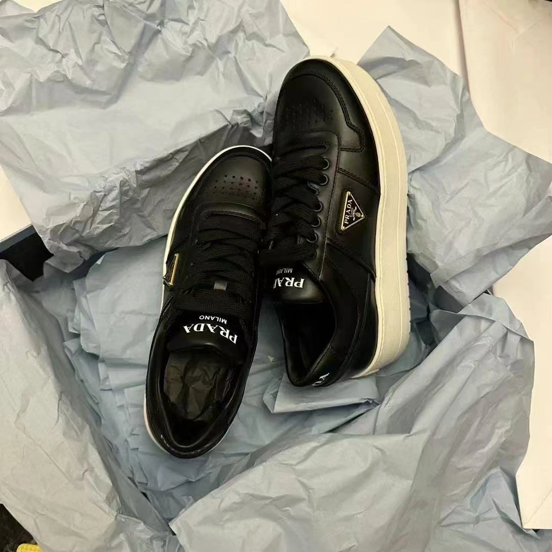 未使用 Prada/普拉达 /六六/女款休闲鞋