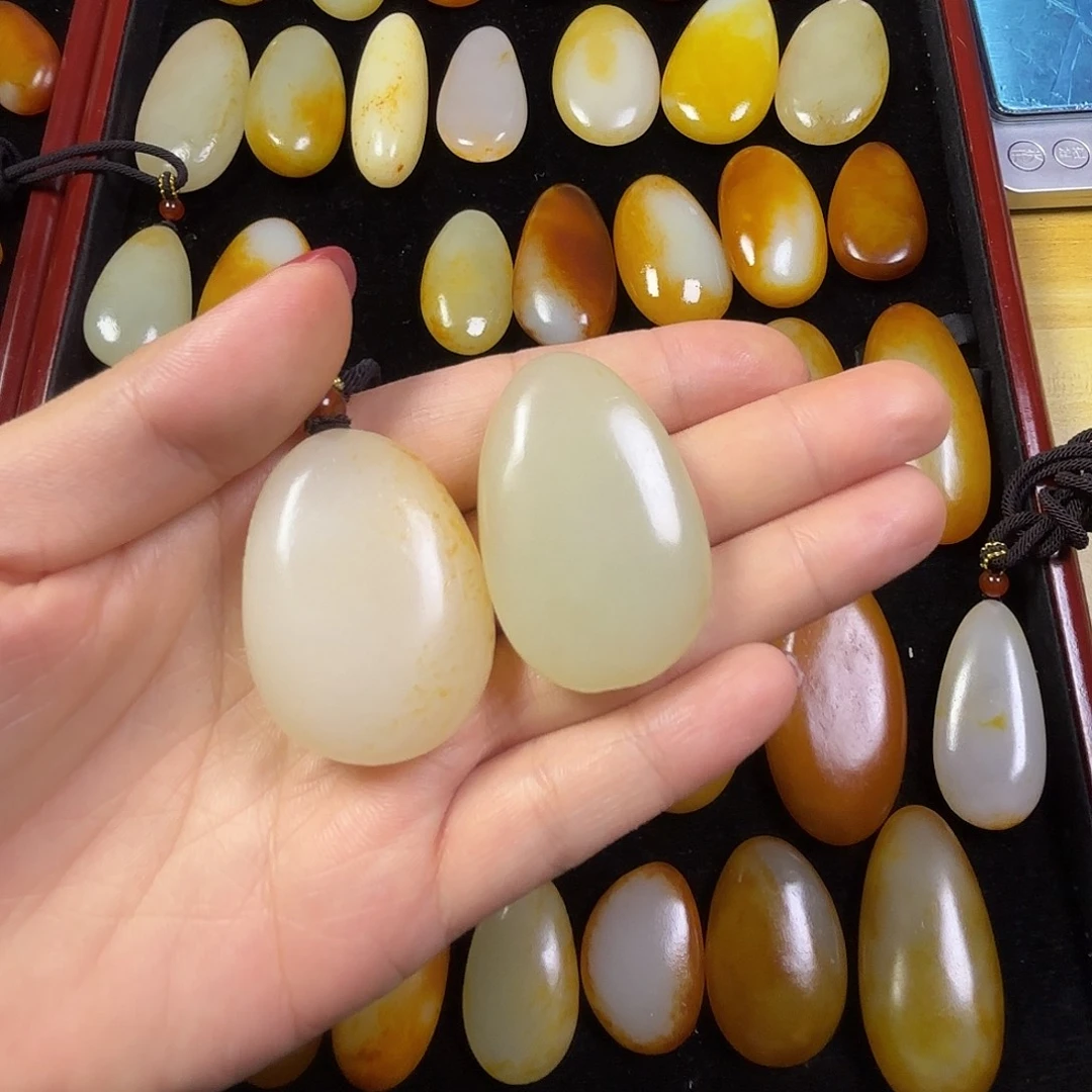 浪***旅和田玉未镶嵌颈饰