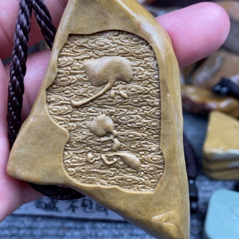 【闪购商品】原石雕刻手把件