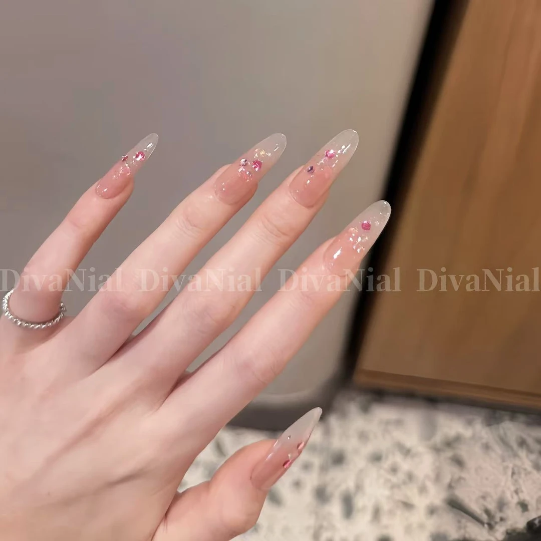 早春来信 早春浮力渐变显白手工定制穿戴甲