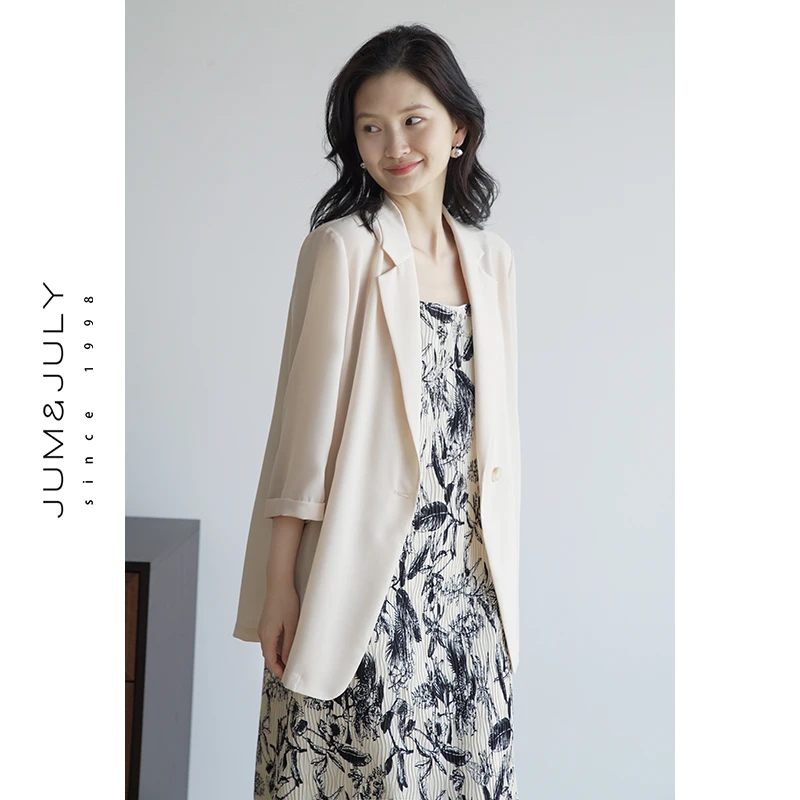 嘉茱莉【鎏金岁月】夏季新款时尚休闲西服薄款气质显瘦短袖西装V722