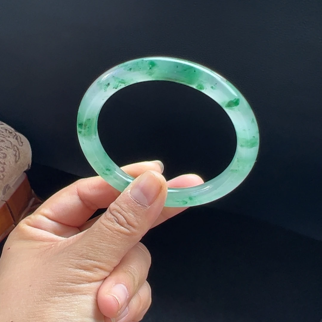 石英质玉未镶嵌手镯