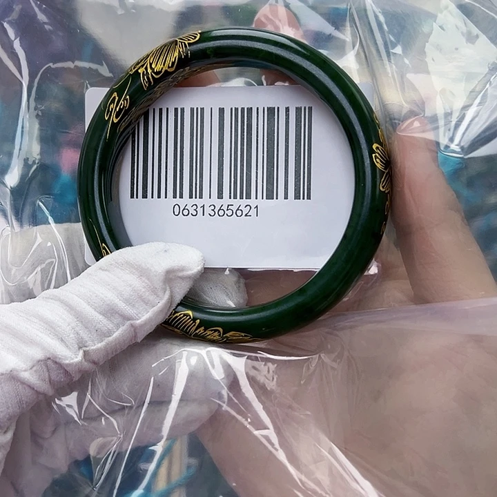 和田玉未镶嵌手镯微瑕64