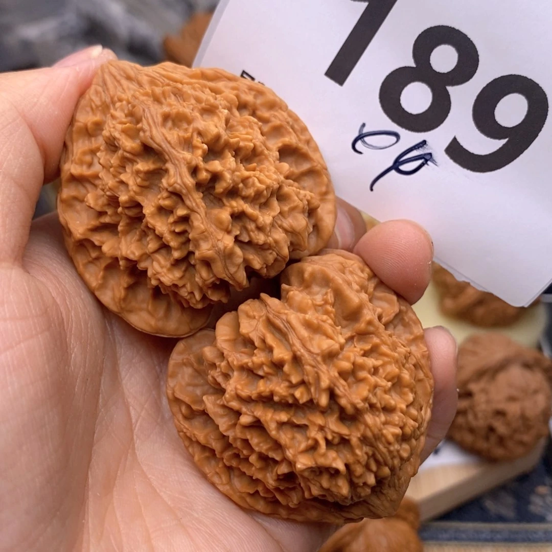 文玩核桃把件189号44星全