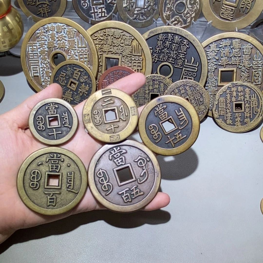 晕***向铜翻砂铸造现代工艺品