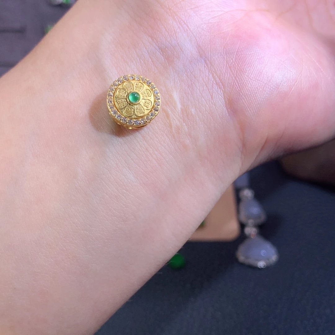 颈饰18K金镶嵌翡翠福利