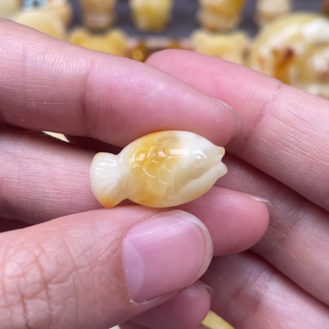 未镶嵌琥珀裸石蜜蜡