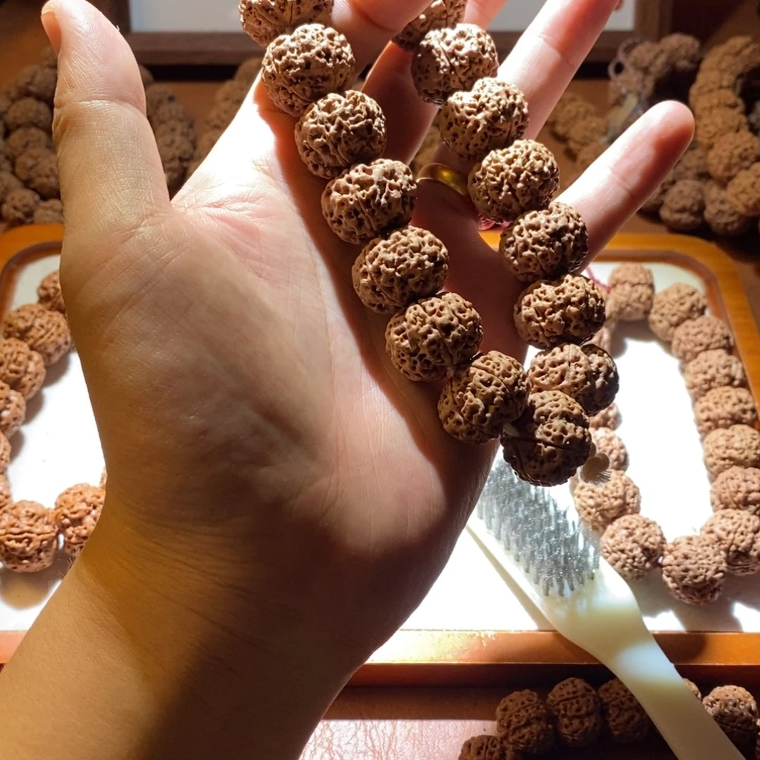 金刚菩提手串阿*嘎玉脂蜂王头货 21