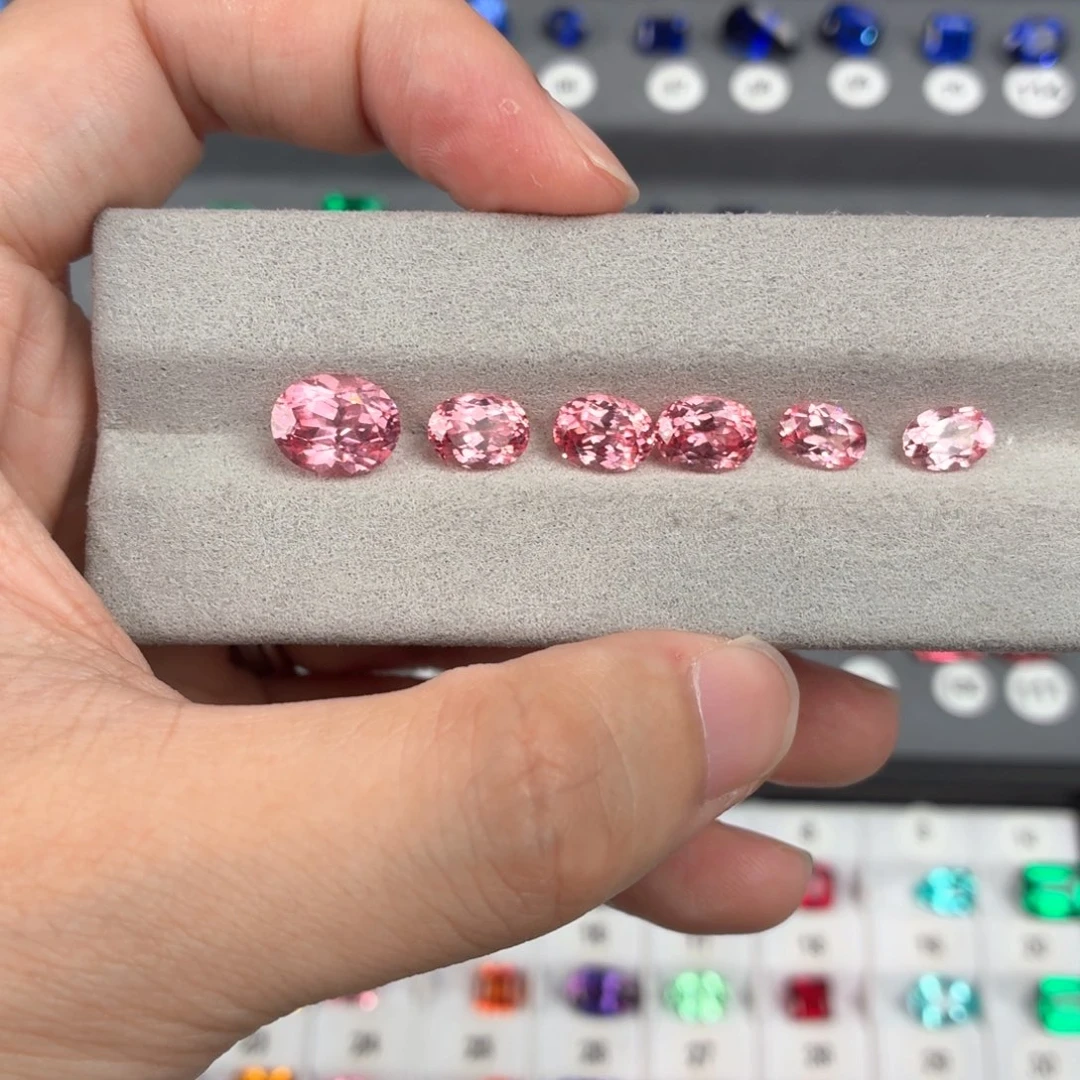 四***九合成（培育）蓝宝石裸石未镶嵌11.4ct