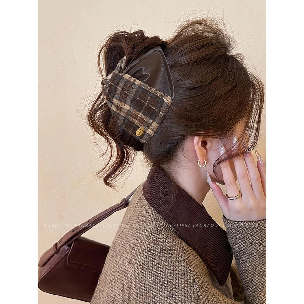 格纹三角抓夹女高级感2025新款后脑勺盘发大号鲨鱼夹发卡秋冬头饰