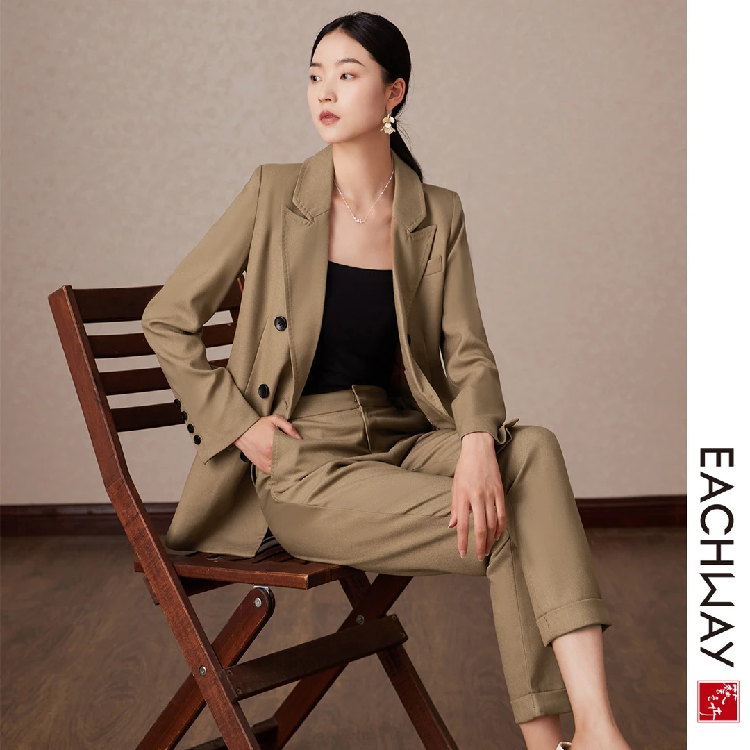 经典双排六扣西服套装春季时尚简约纯色西装两件套