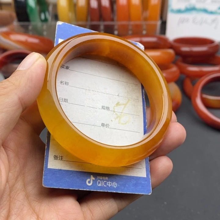 未镶嵌手镯石英质玉