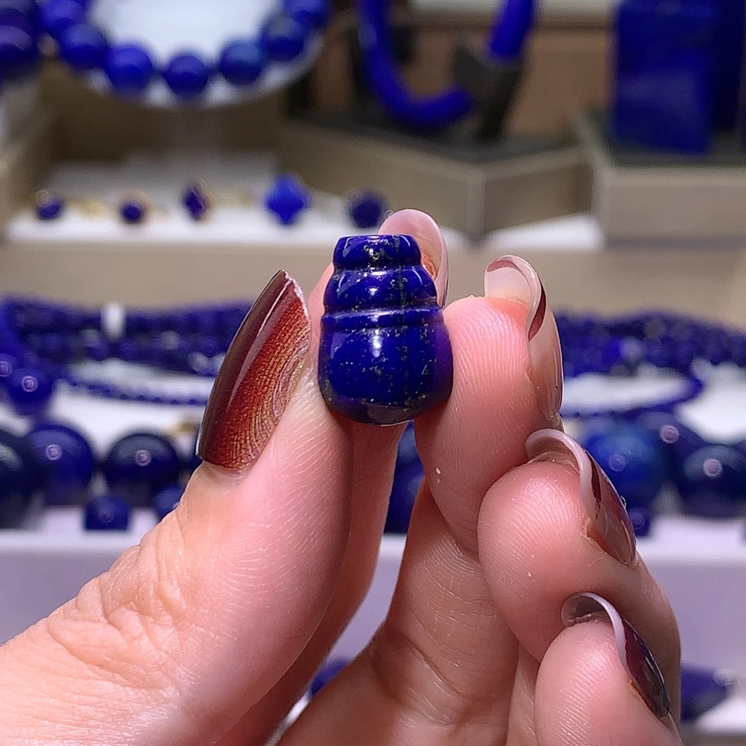 平***儿青金石未镶嵌天然原矿三通川11.1m*15.7m