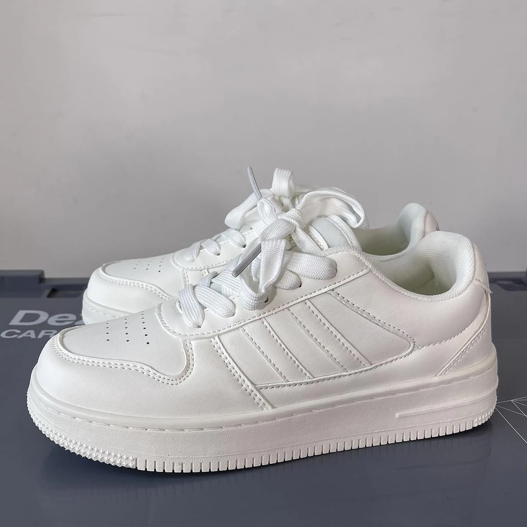 小白鞋情侣款2025夏季新款百搭薄款轻便休闲秋季夏季男款韩版德训