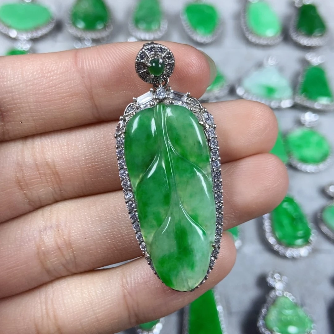 颈饰未镶嵌翡翠叶子