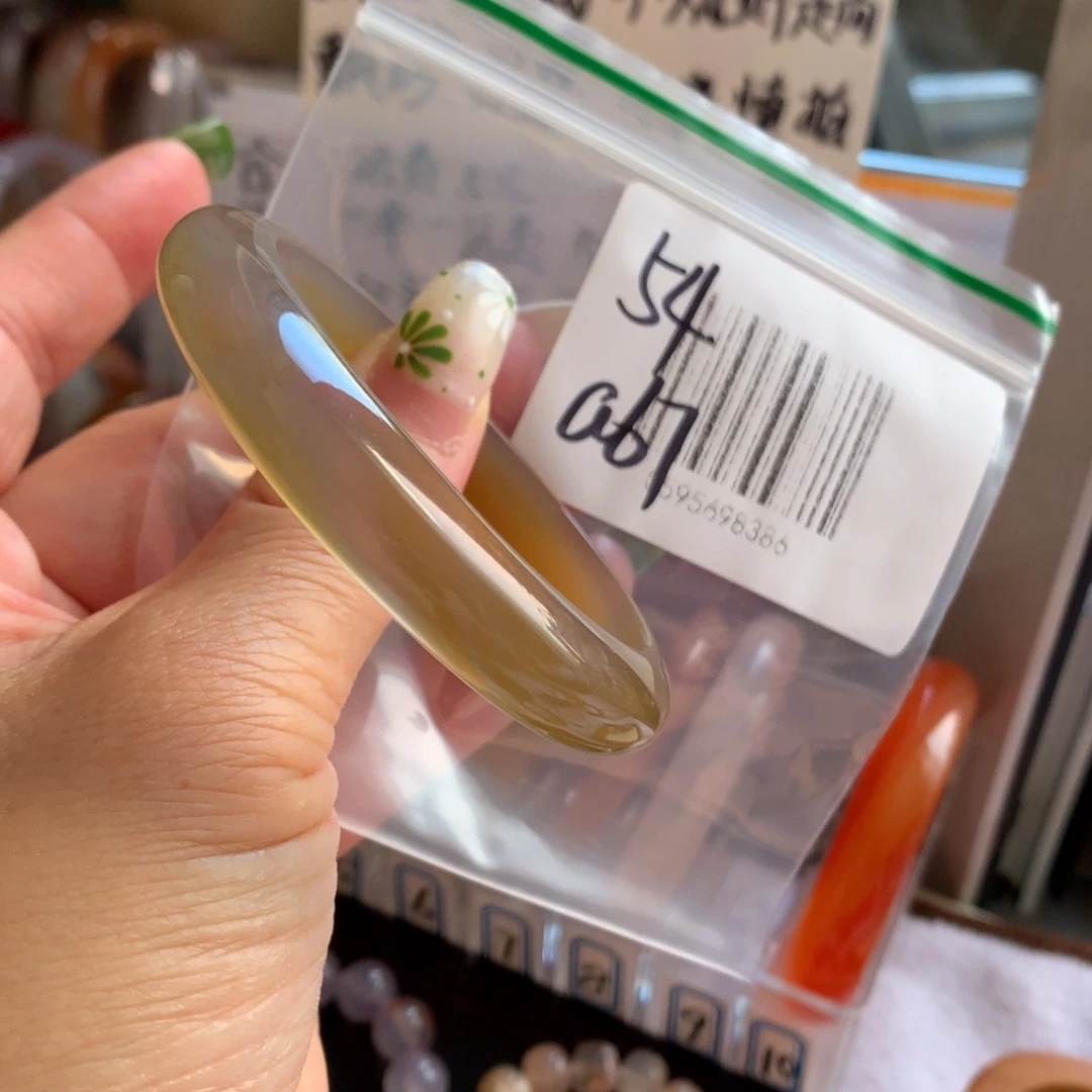 玛瑙/玉髓手镯未镶嵌海*岛54