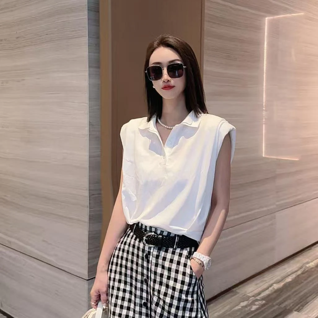 熙薇【梨涡浅笑】2025春夏新款时尚百搭无袖时尚翻领上衣H2557