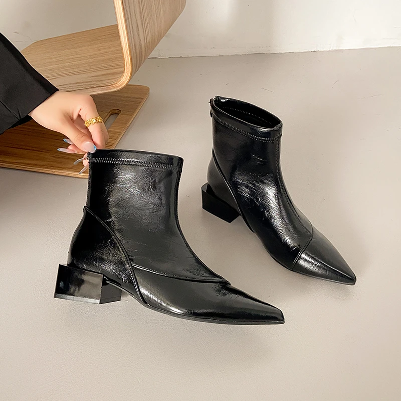 尖头短靴女2025秋冬新款靴子粗跟短筒女靴小众瘦瘦靴高跟鞋马丁靴