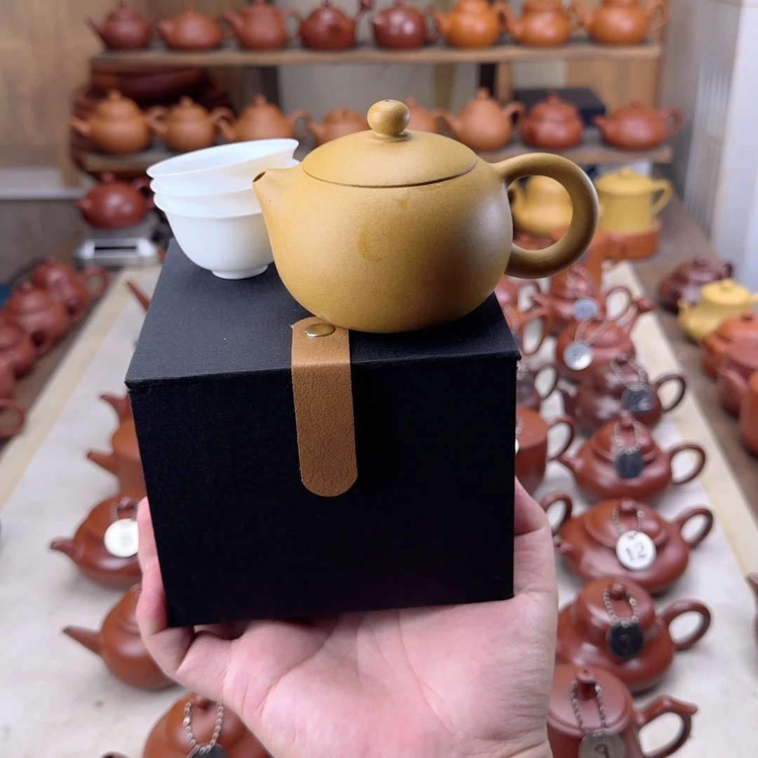 紫砂茶壶黄金段泥西施壶