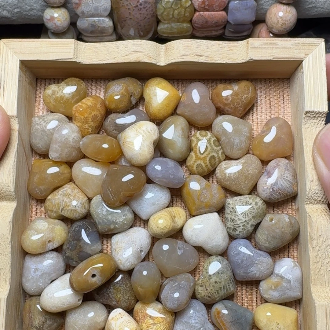 硅化玉未镶嵌纯天然色有机玉石保真色国庆福利50颗通孔爱心