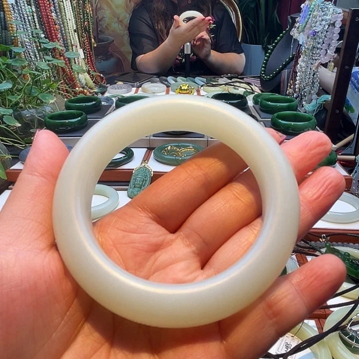 和田玉手镯未镶嵌霍****校新疆白61圈口