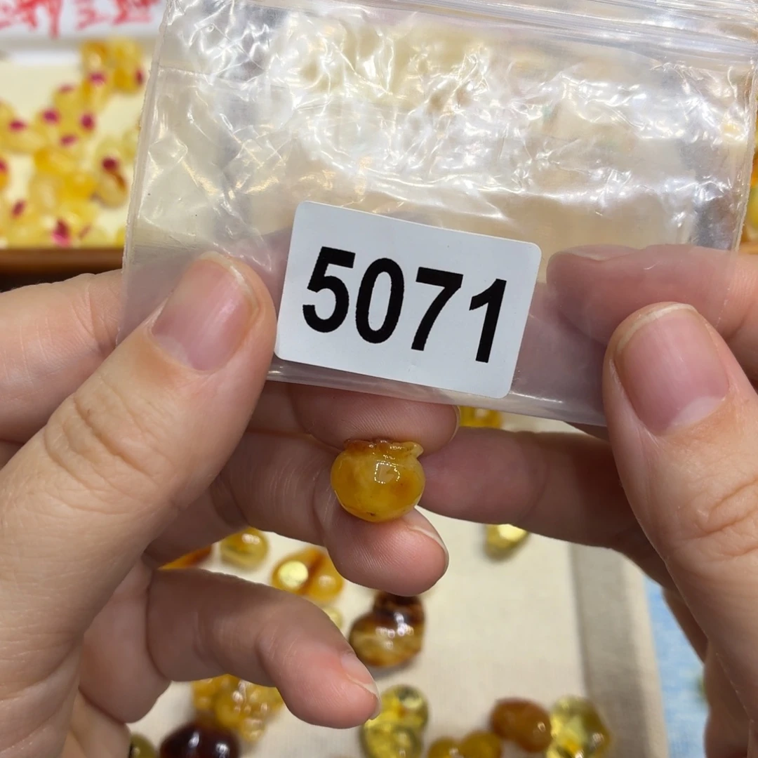 琥珀未镶嵌珠宝奇石