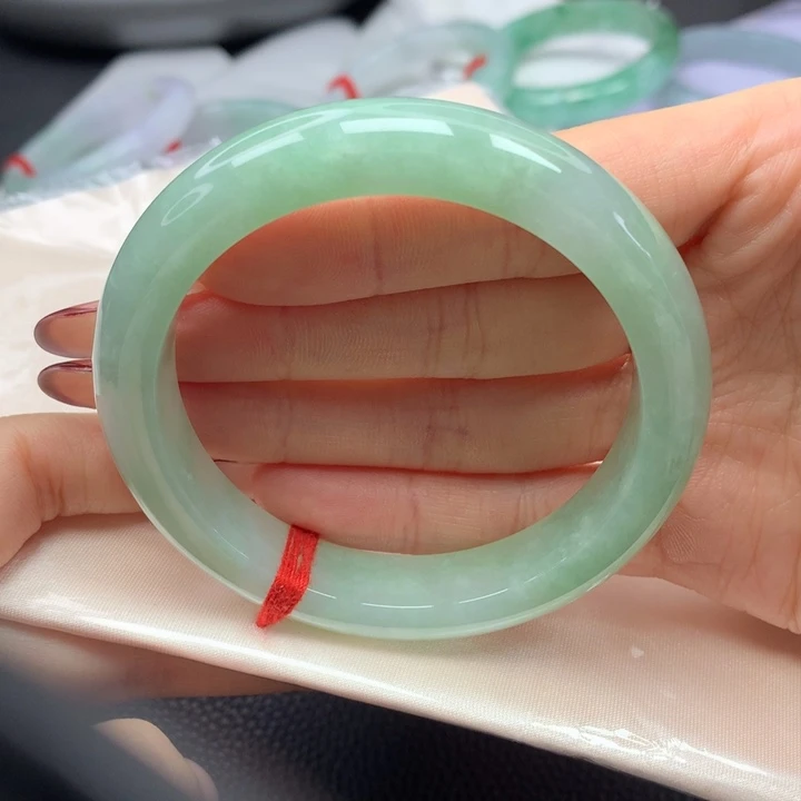 翡翠手镯未镶嵌58泥鳅背