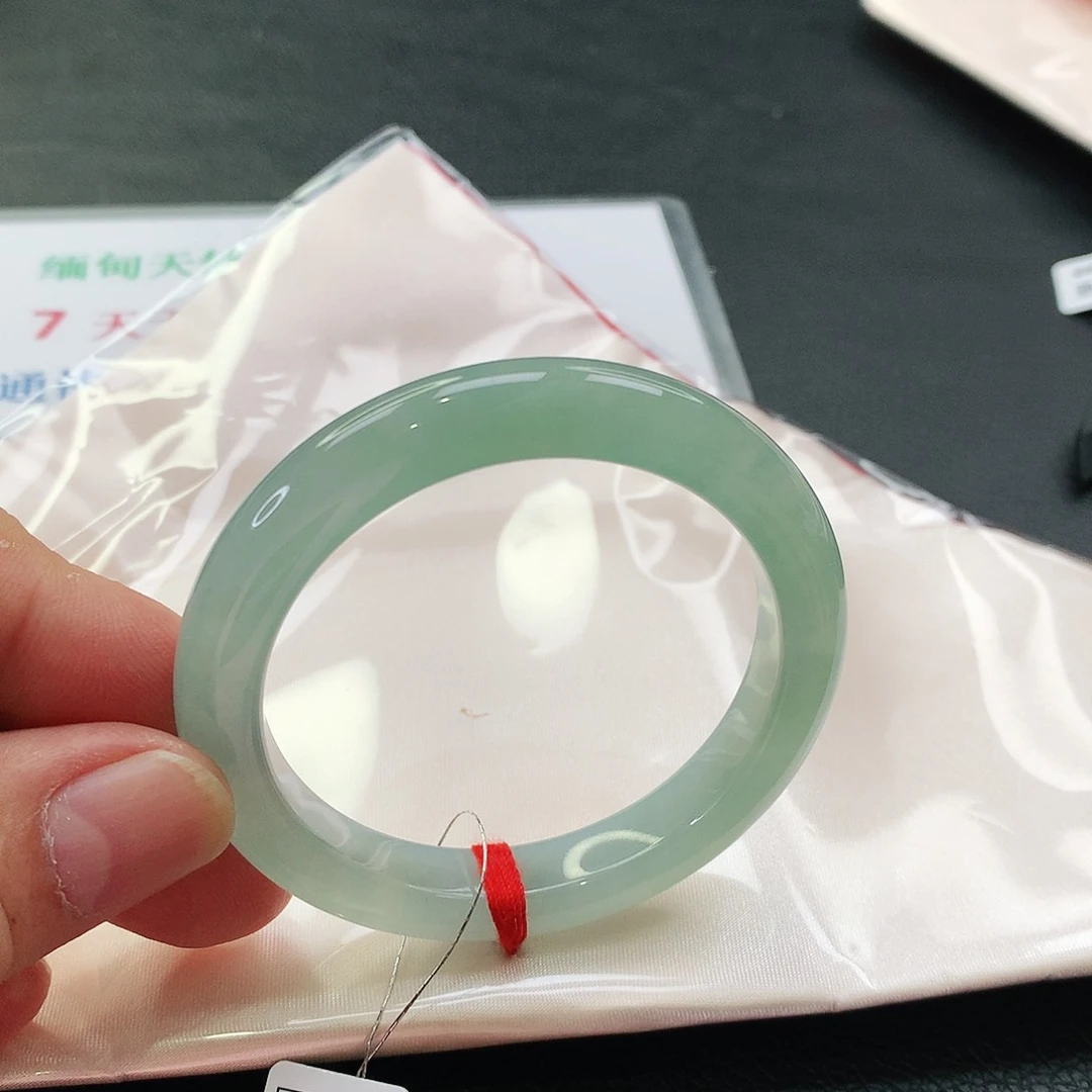 未镶嵌手镯翡翠天然翡翠手镯