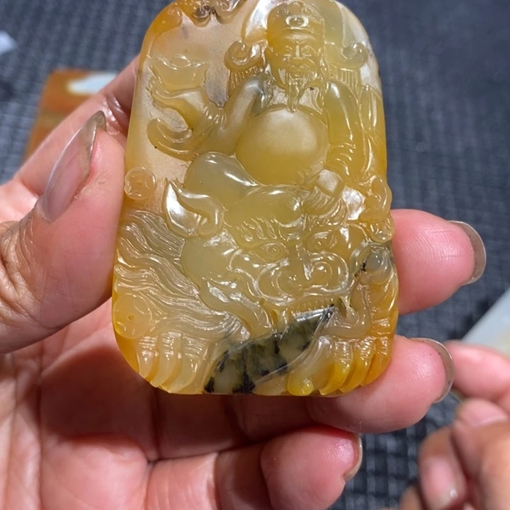 石英质玉（黄龙玉）未镶嵌颈饰