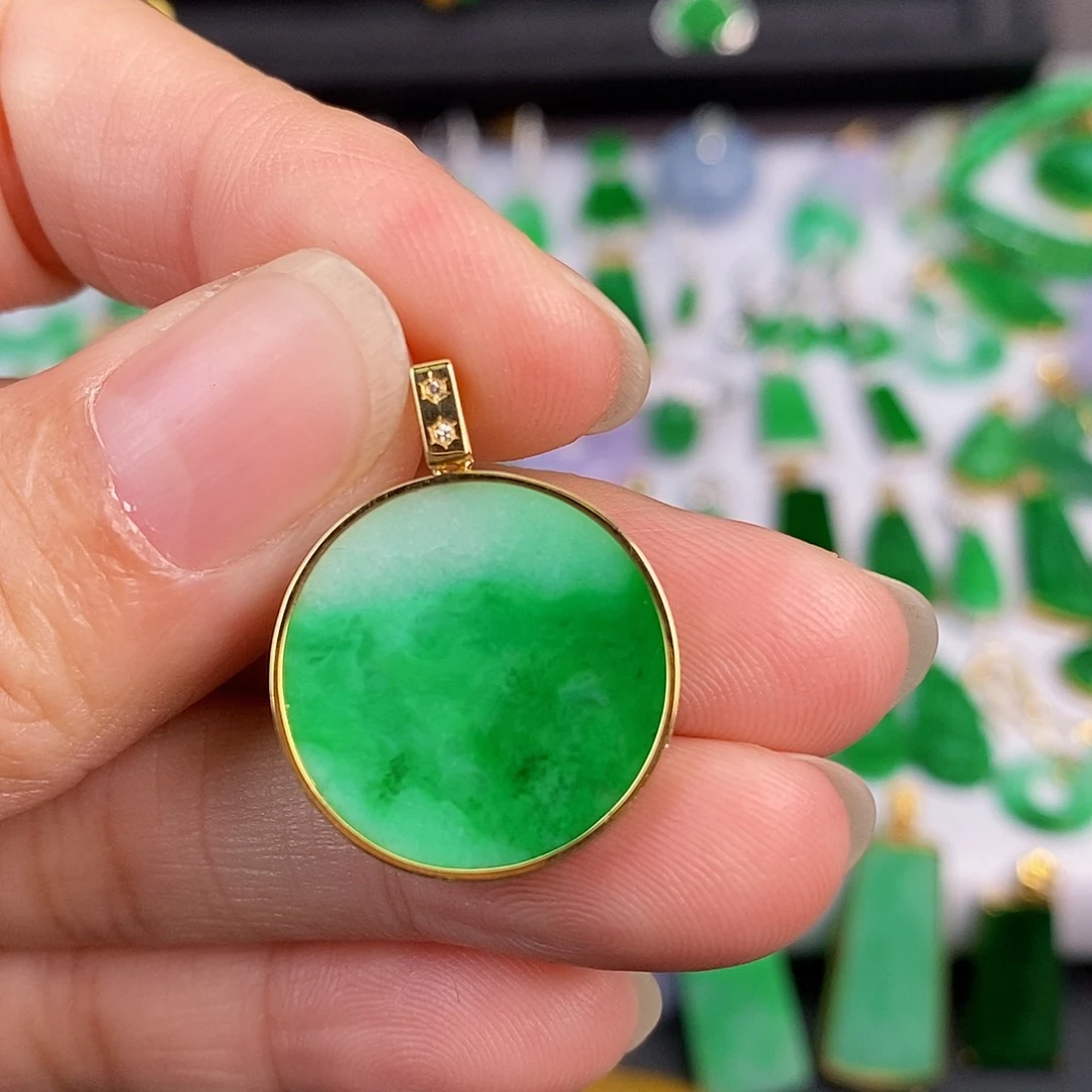 吊坠(不含链)18K金镶嵌翡翠