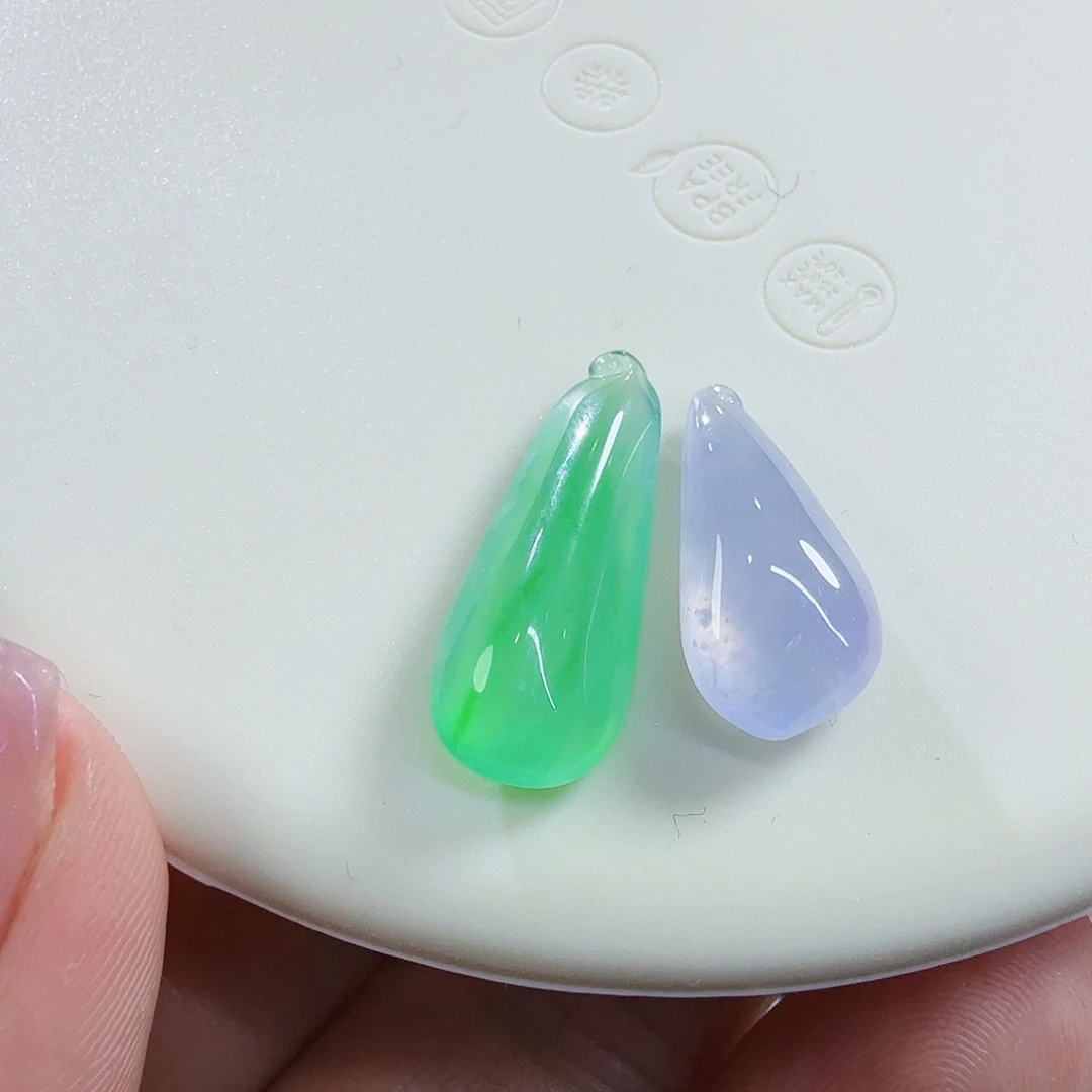 翡翠未镶嵌颈饰裸石