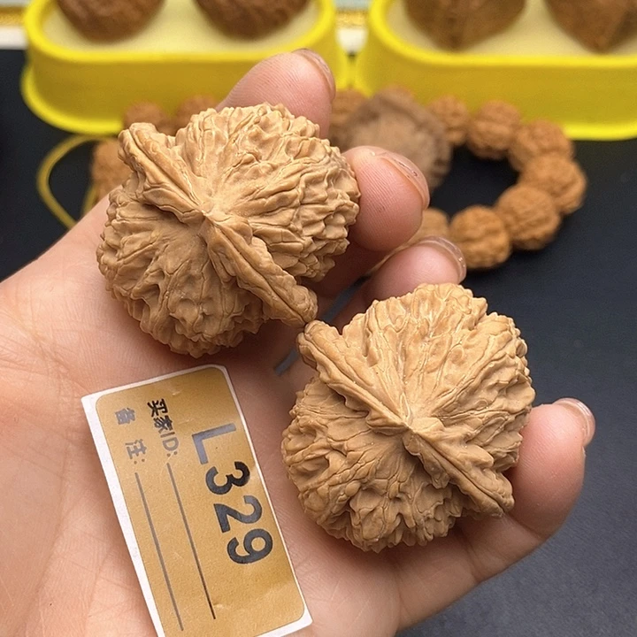 文玩核桃把件三角白4.1