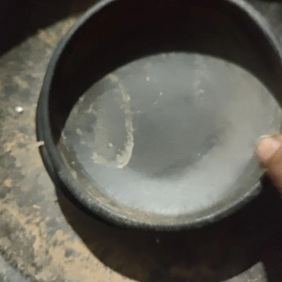 瓷发两个黑色碟子口径15