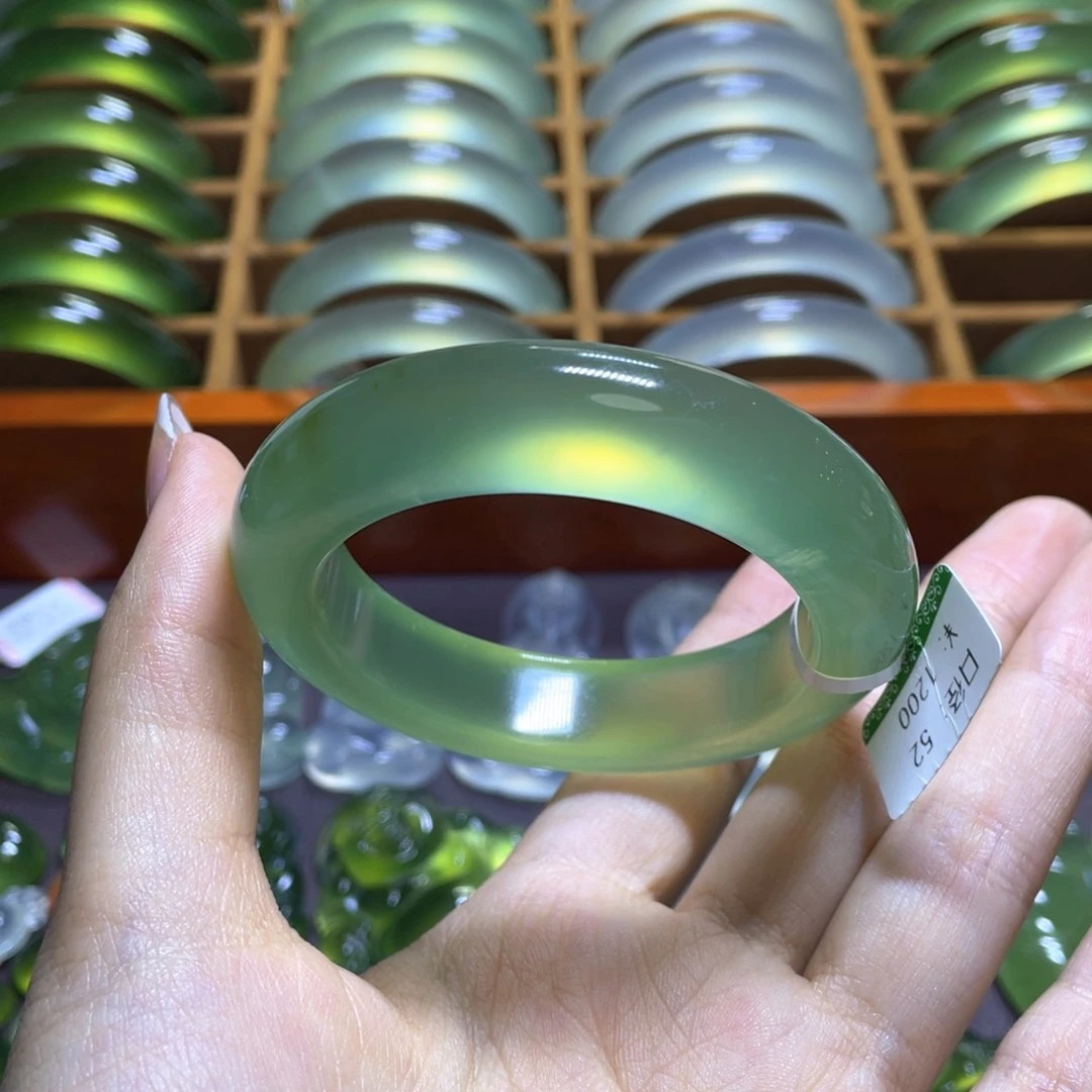 蛇纹石玉未镶嵌手镯52胖胖