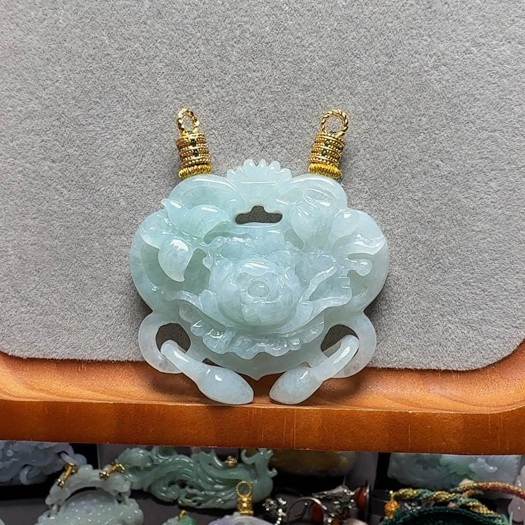 吊坠(赠链)未镶嵌翡翠