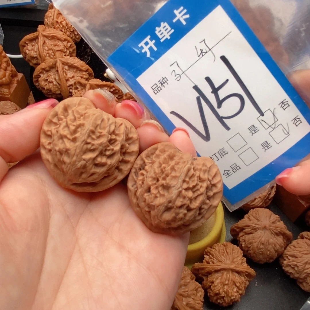 吊坠桃核核桃宫灯