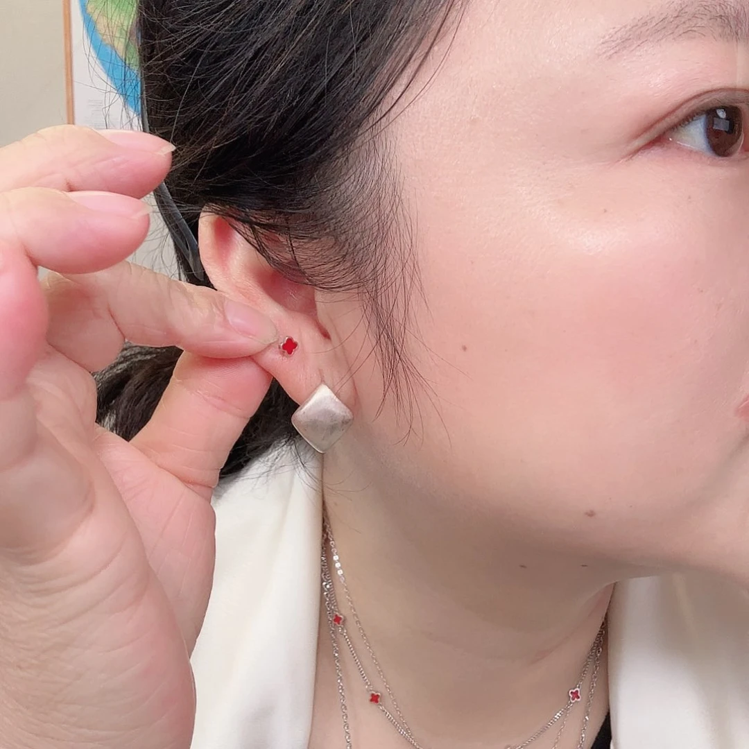 无925银迷你四叶草耳钉银
