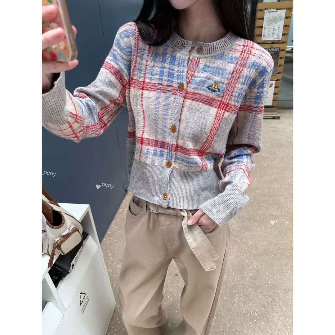 PCNY「银座女孩」不理理秋季新款女装时尚撞色格纹圆领针织开衫毛衣