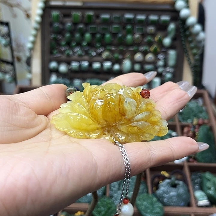 蛇纹石玉未镶嵌颈饰