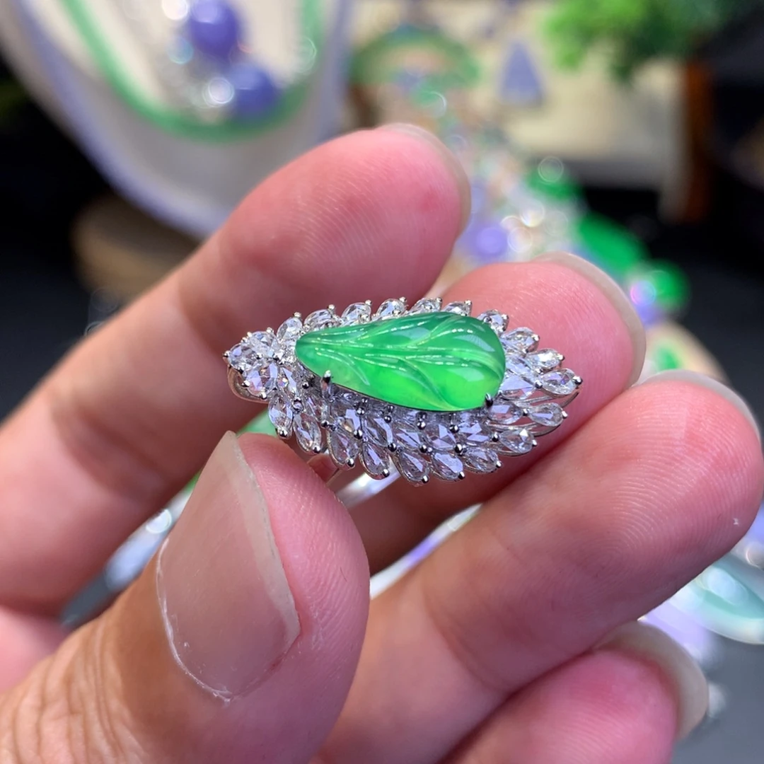 翡翠戒指18K金镶嵌